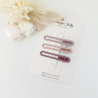 Thumbnail for MANGO JELLY Gloss Glaze Wavy Hair Clips - Latte - One Pack